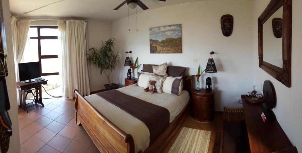 Acra-Retreat Mountain View Lodge - room interior